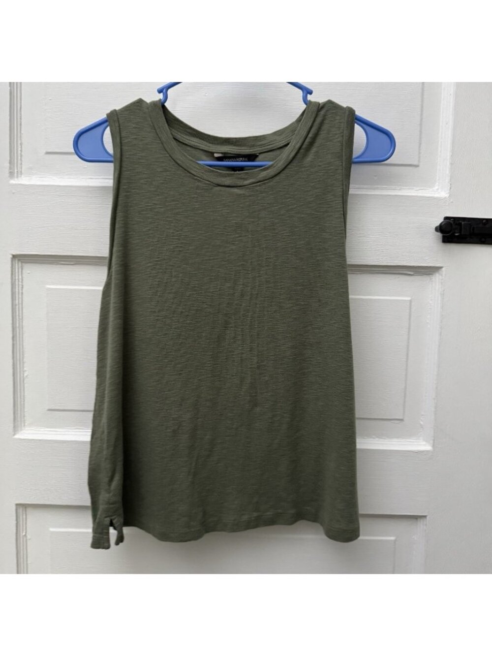 Banana Republic Petite L Olive Green Cotton Slub Muscle Tank Top Side Vents